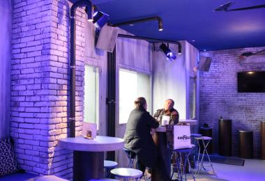 Le bar du rez-de-chaussée