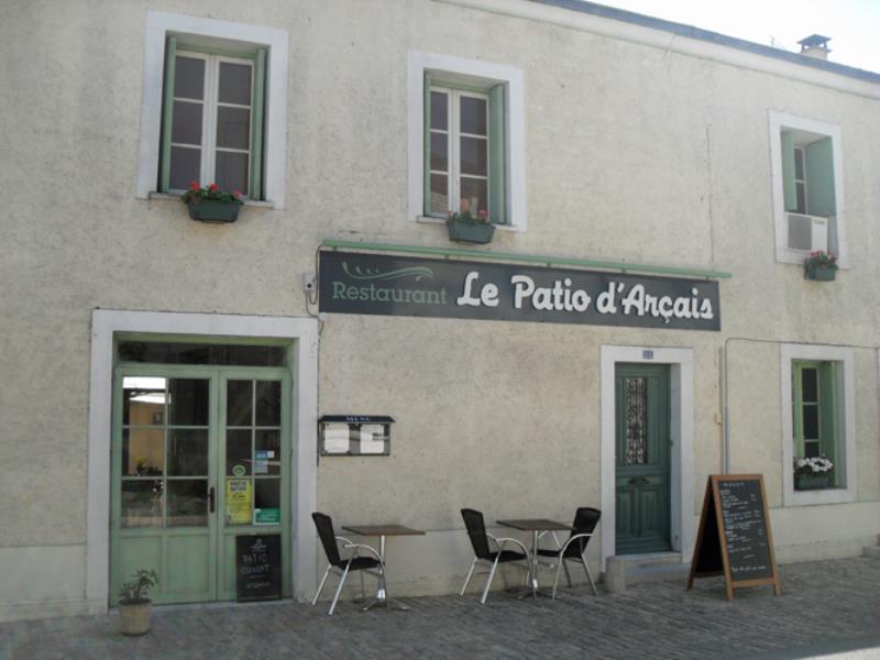 facade_restaurant_patio_arcais.jpg_2
