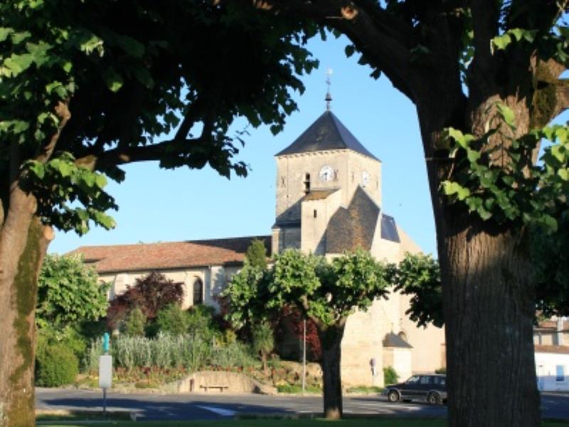 L'église Saint-Pierre de Mauzé-sur-le-Mignon