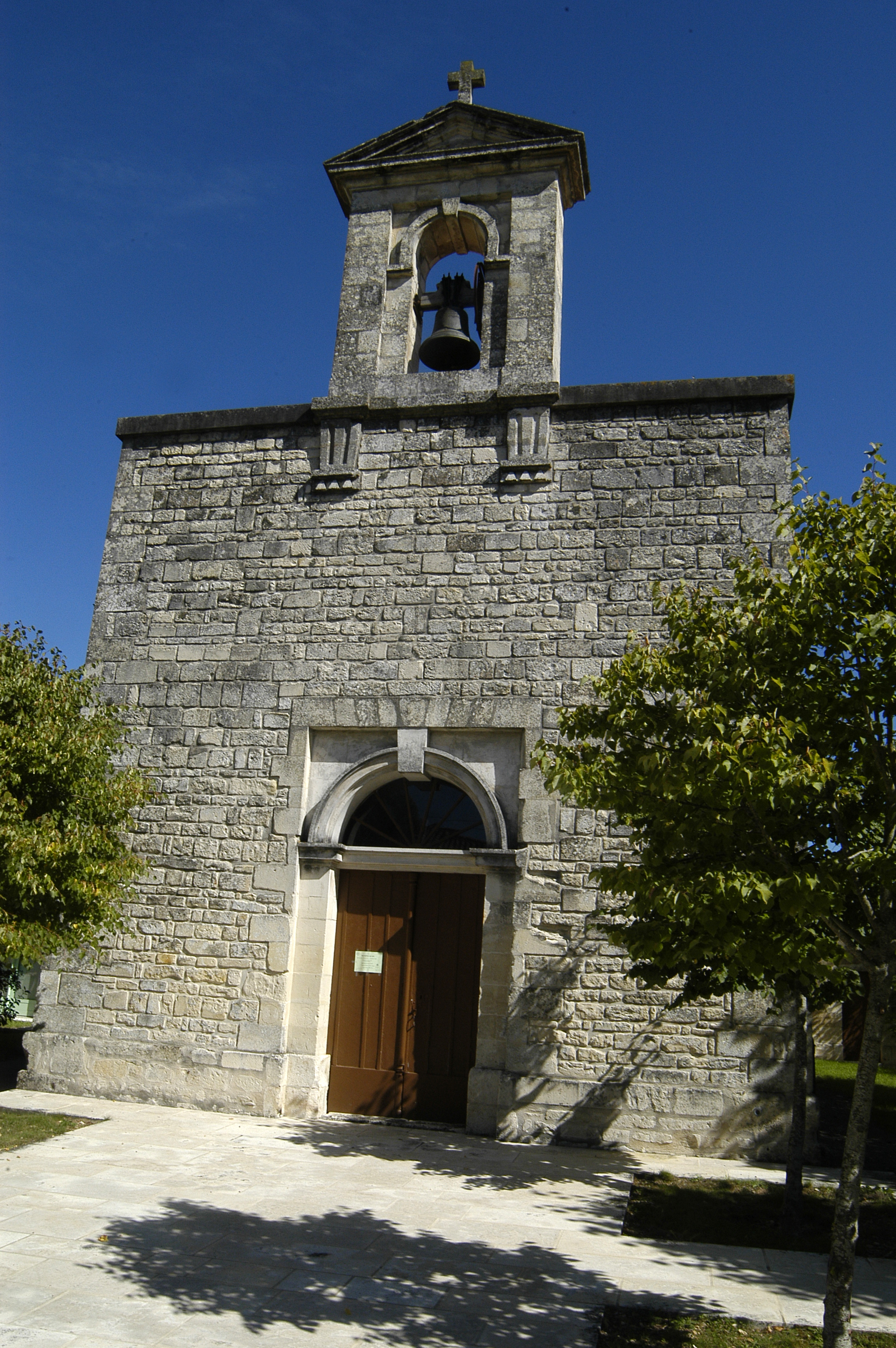 L'église Saint-Jacques du Bourdet