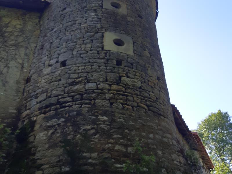 Tour du château de la Béssière