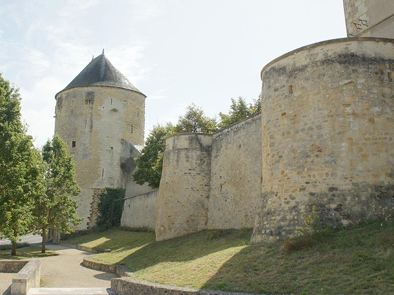 Tour du prince de galles patrimoine Thouars Thouarsais compresse2.jpg_2