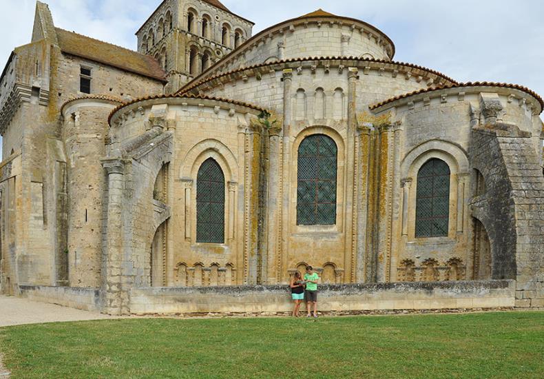Abbatiale patrimoine culturel St Jouin de Marnes Plaine et vallees Thouarsais