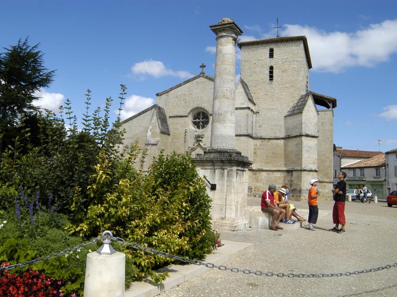 L'église Sainte-Trinité de Coulon