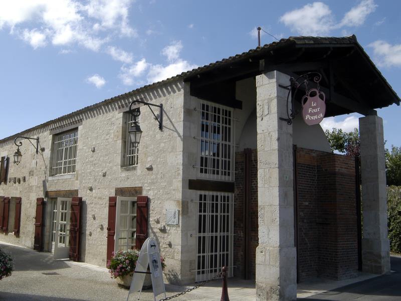Espace Culturel du Four Pontet à Magné