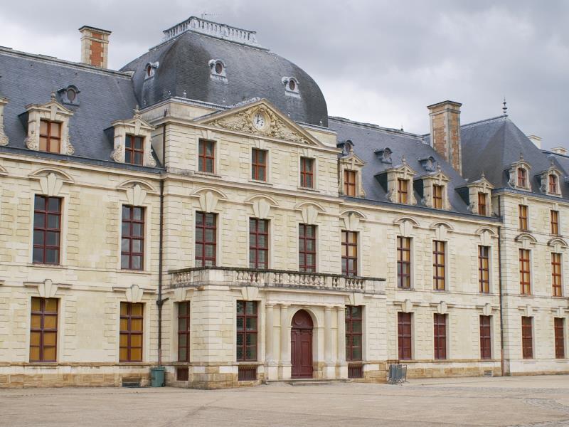 chateau_thouars2.jpg_1