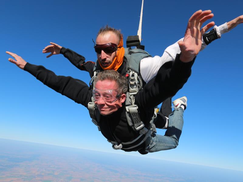 Démenciel Parachutisme à l'aérodrome de Niort-Marais Poitevin