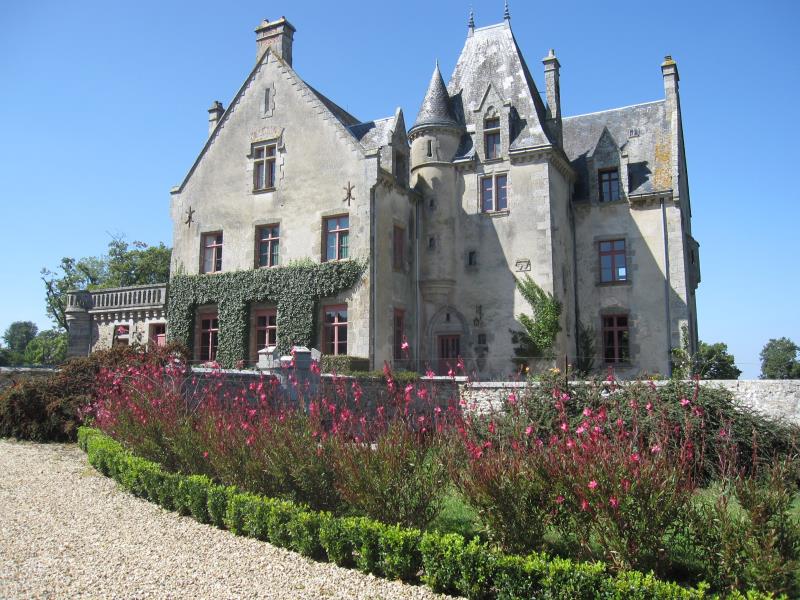 Château du Theil à Saint Aubin le Cloud