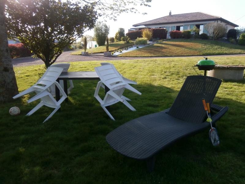 bressuire-gite-du-golf-jardin3.JPG_8
