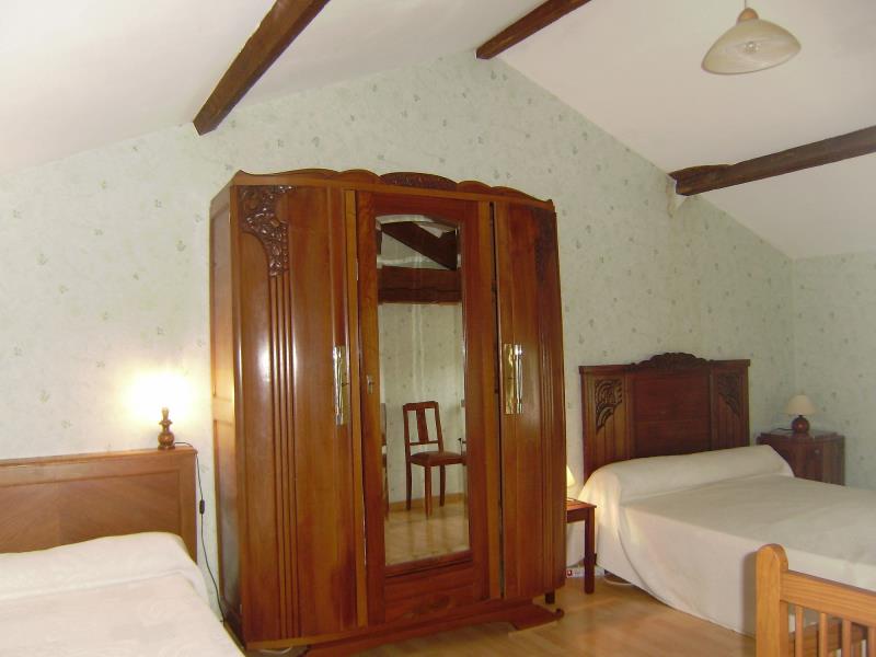 clesse-gite-puy-fleury-chambre2.jpg_6