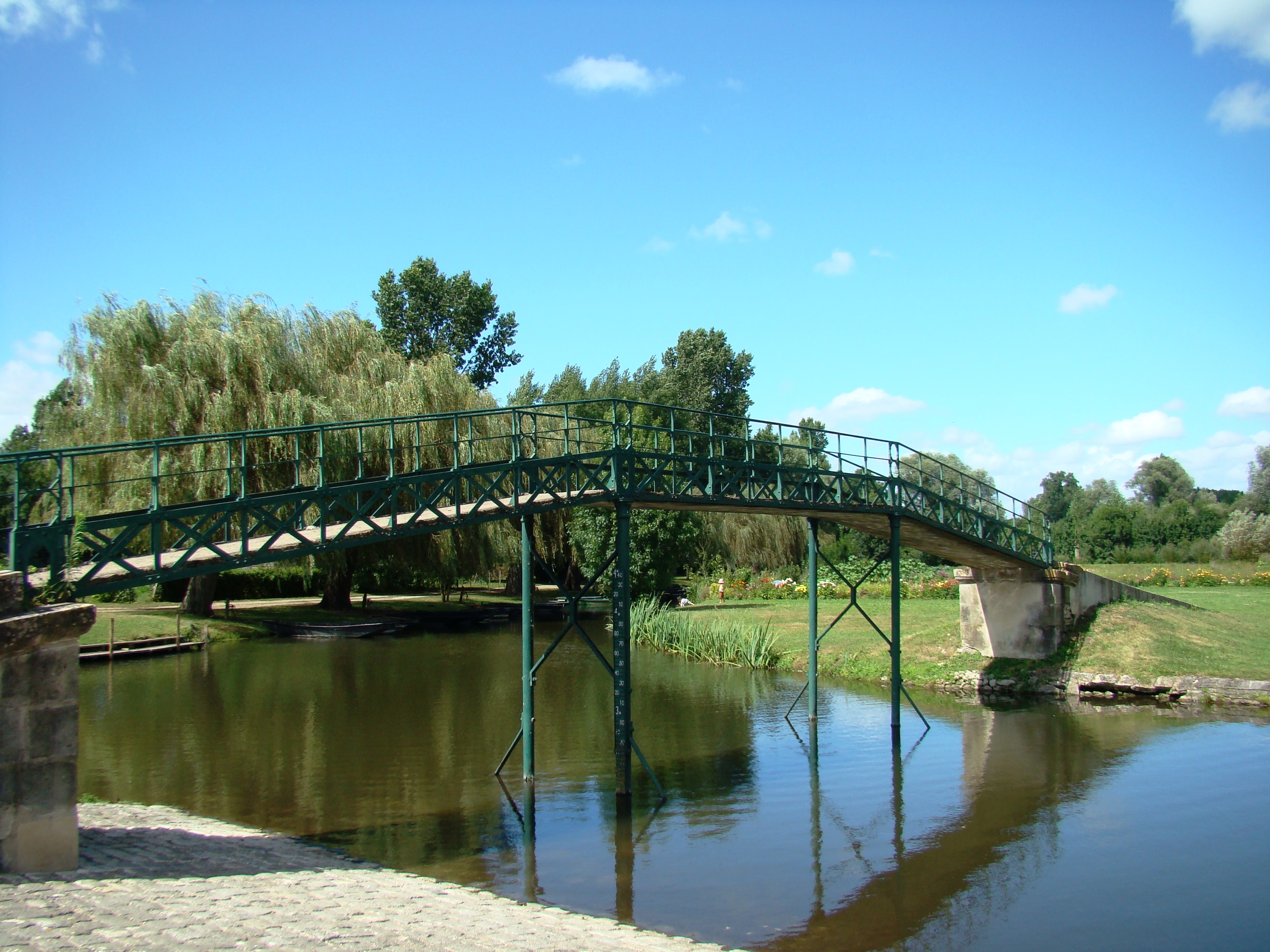 Le pont métallique du Grand Port du Vanneau