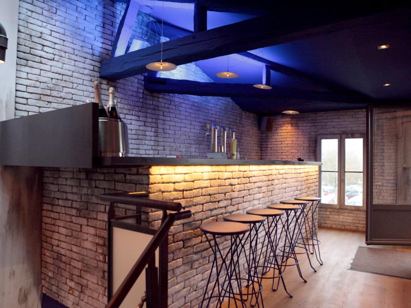 Le bar du premier étage