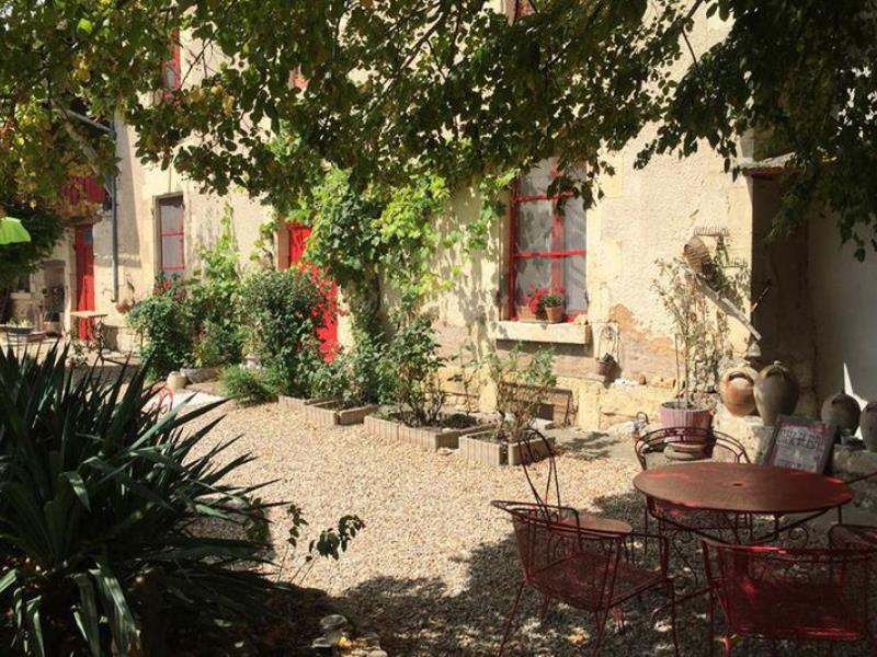 Chambres-d-hotes-Aux-Caprices-des-Dieux-Falanga-Marnes-Thouarsais-Deux-Sevres-Nouvelle-Aquitaine--5--4