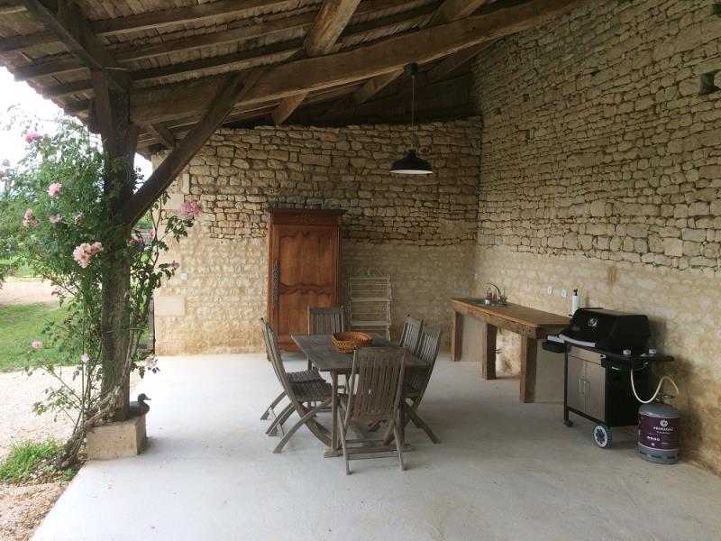 Cuisine-exterieur-J-Hauwaert-chateaudemonteneau