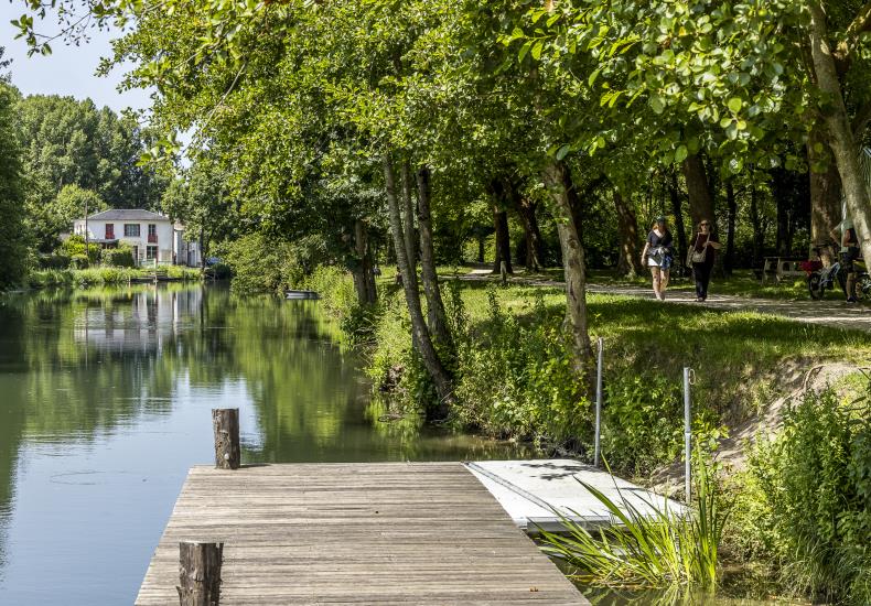 D-Darrault-Petites-Cites-de-Caractere-Ponton