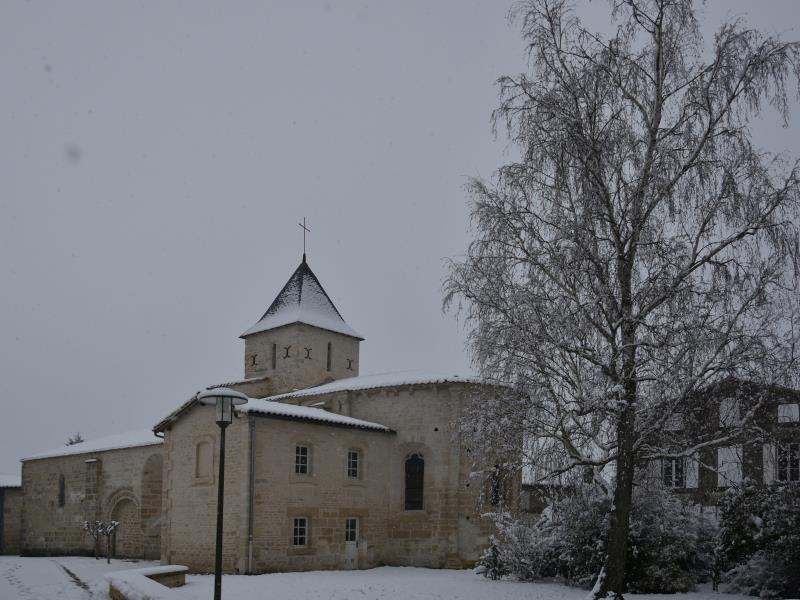 L'église Sainte-Marie-Madeleine sous la neige