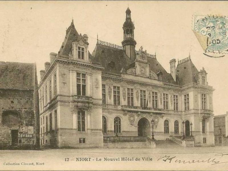 Carte postale ancienne représentant l'Hôtel de Ville