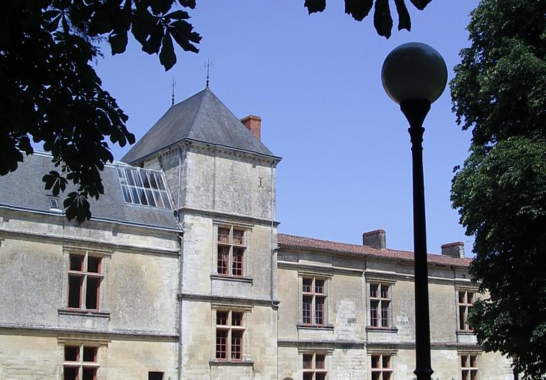 Château Renaissance à Coulonges-sur-l'Autize