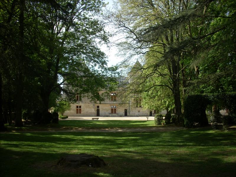 Parc-du-chateau-Isabelle-Joachim-mairie-Coulonges-sur-l-Autize