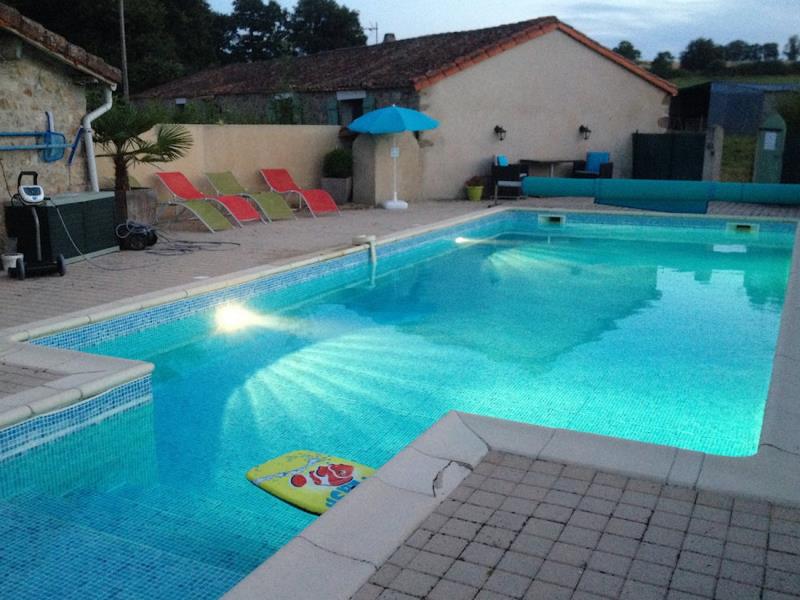 chiche-gite-de-la-pomerie-piscine