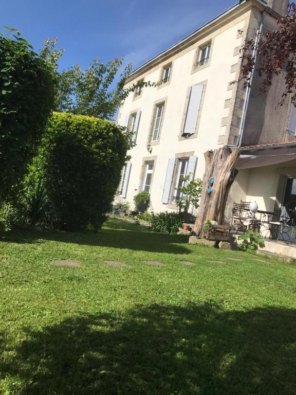 Abbaye de SaintMaixentl'École DeuxSèvres Tourisme