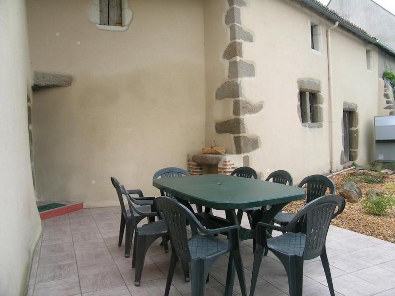 la-chapelle-gaudin-gite-la-thibaudiere-terrasse