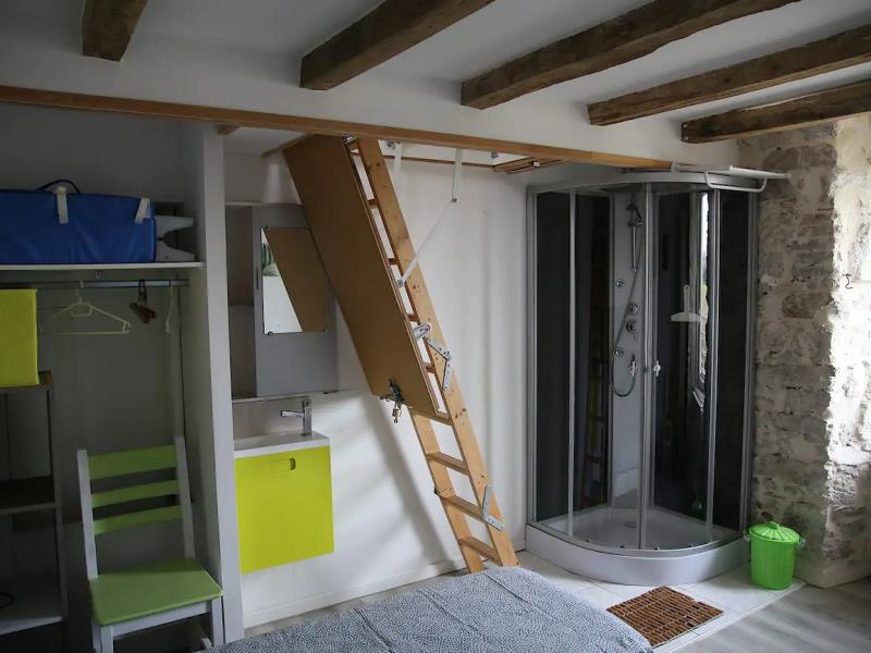 la-chapelle-largeau-gite-rubis-chambre1-douche