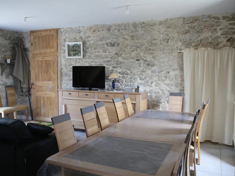 la-chapelle-largeau-gite-rubis-salle-a-manger
