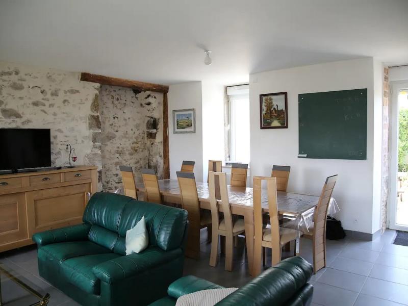 la-chapelle-largeau-gite-saphir-piece-a-vivre