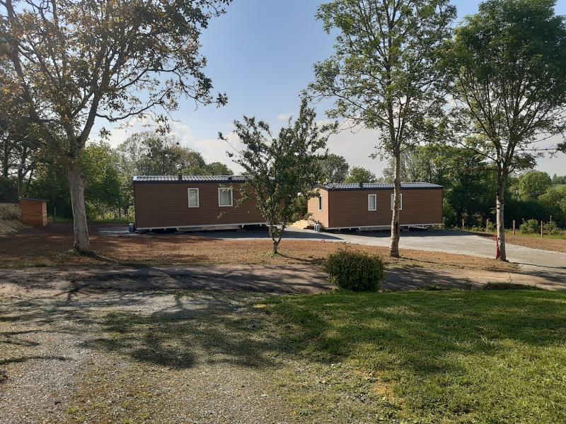 la-chapelle-st-etienne-camping-les-lodges-de-laubretiere-facades
