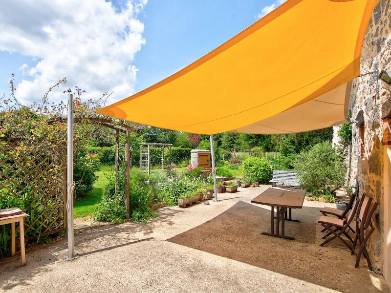 la-foret-sur-sevre-la-ronde-gite-des-chirons-terrasse-vue jardin