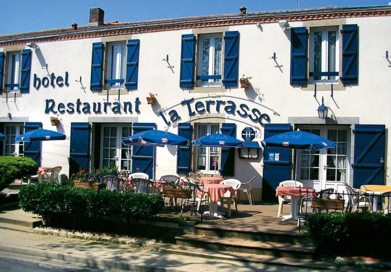 mauleon-hotel-restaurant-la-terrasse-facade-3