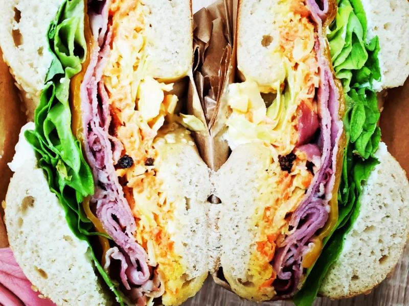 mauleon-mont-bagel-foodtruck-sandwich