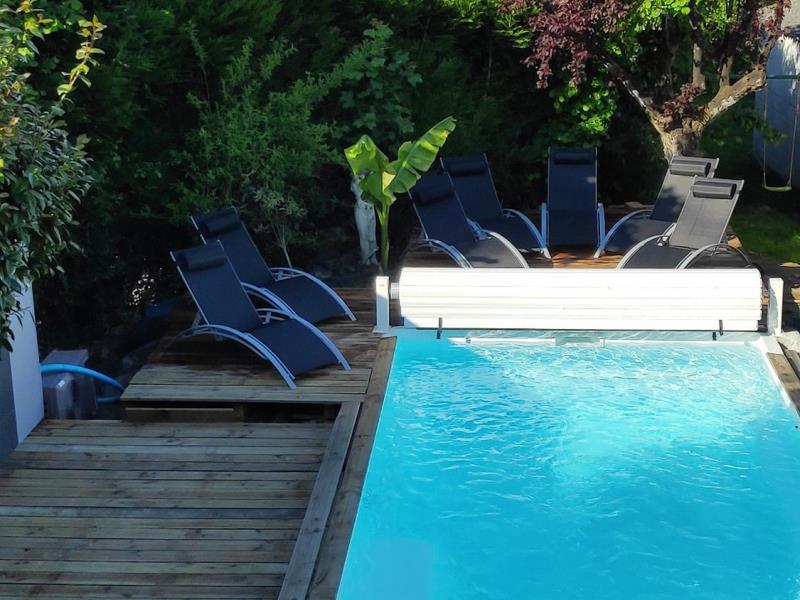 moncoutant-gite-les-roches-du-puy-piscine1