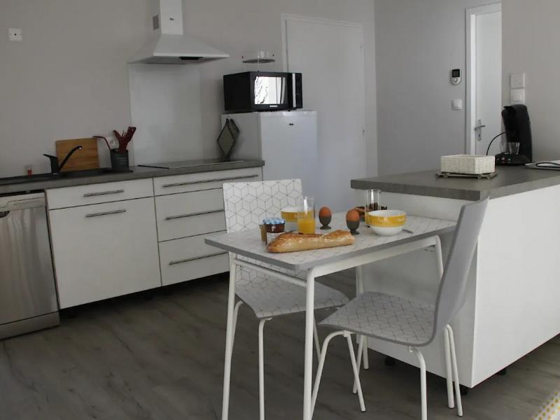 moncoutant-sur-sevre-gite-maison-a-vivre-cuisine1