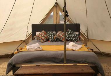 montravers-camping-la-ferme-du-petit-puyaume-tente2