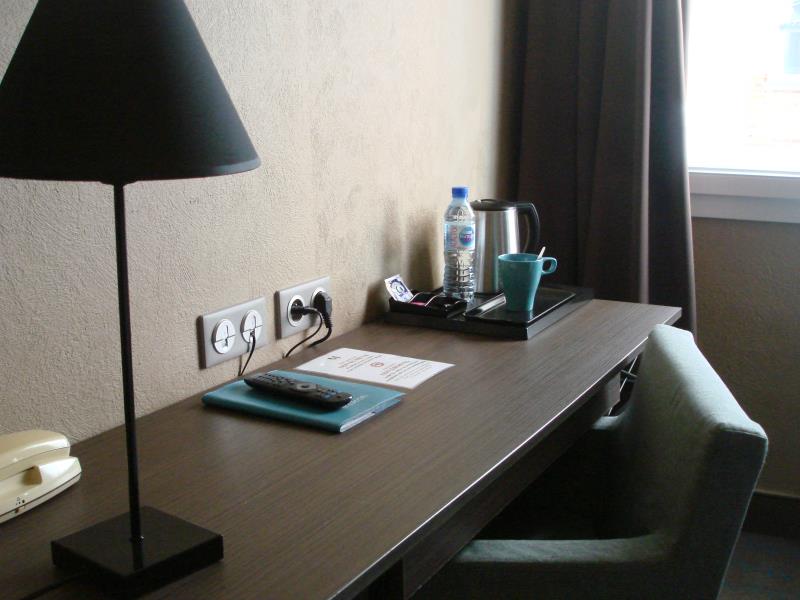 Bureau dans la chambre