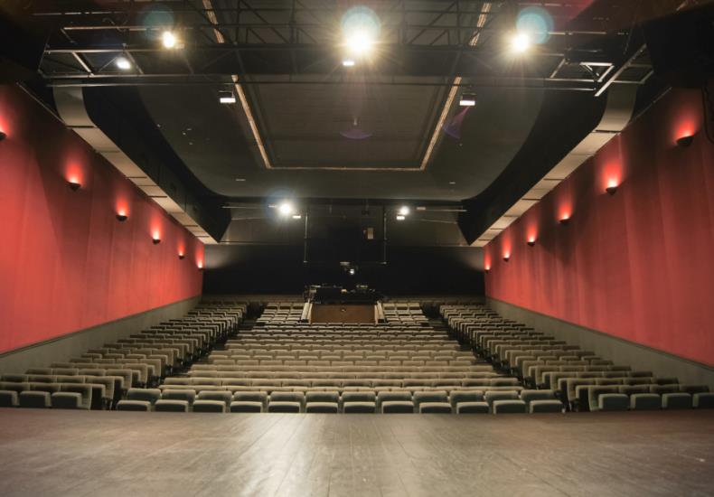 Salle du theatre de Thouars Culture spectacle Thouarsais Deux Sevres