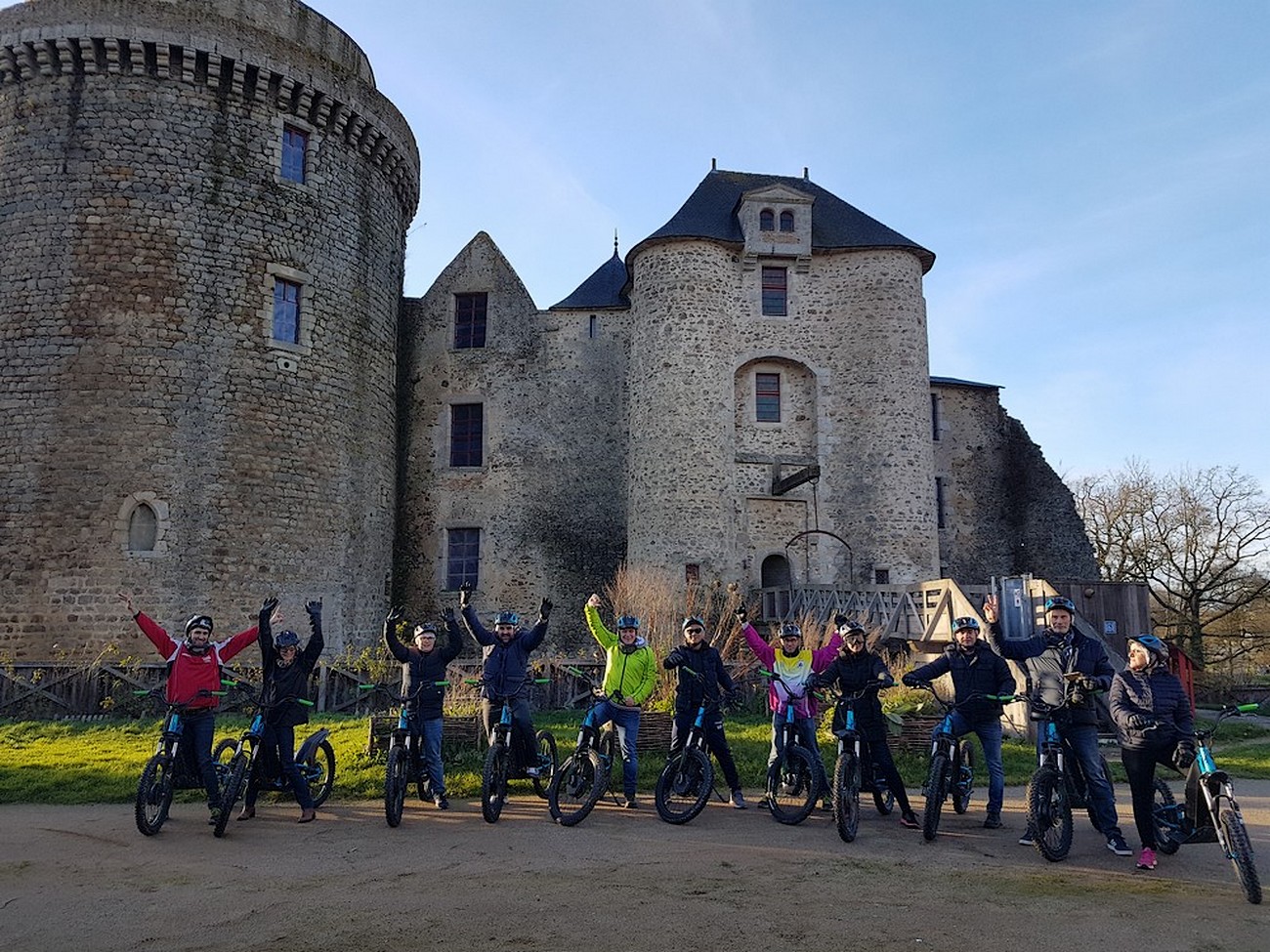 st-andre-sur-sevre-vibrez-nature-trottinettes-chateau-st-mesmin