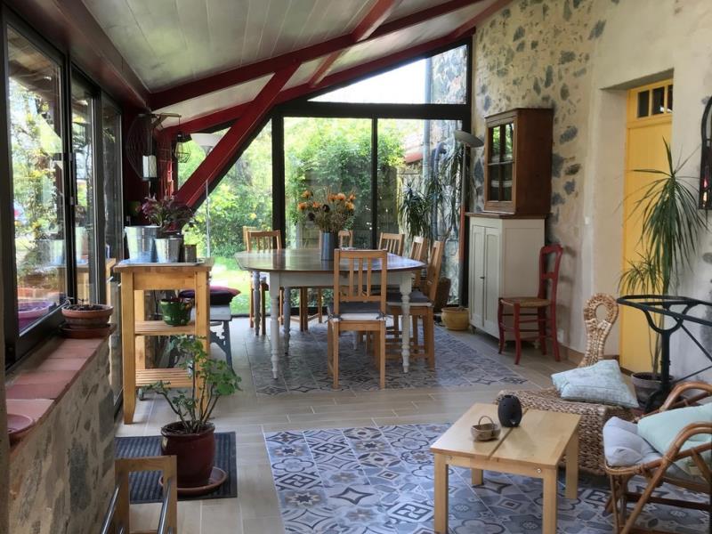 st-jouin-de-milly-gite-la-falourdiere-14pers-salle-a-manger